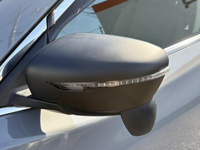 エクストレイル ２０Ｓ　ハイブリッド　禁煙車　純正ナビ　フルセグ　衝突軽減ブレーキ　レーンキープ　ＬＥＤヘッドライト　４ＷＤ　クリアランスソナー　ＣＤ再生可　フロントフォグランプ　社外１７インチアルミホイール　スマートキー　電動格納ミラー（24枚目）