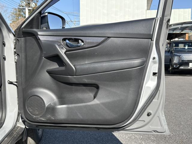 エクストレイル ２０Ｓ　ハイブリッド　禁煙車　純正ナビ　フルセグ　衝突軽減ブレーキ　レーンキープ　ＬＥＤヘッドライト　４ＷＤ　クリアランスソナー　ＣＤ再生可　フロントフォグランプ　社外１７インチアルミホイール　スマートキー　電動格納ミラー（34枚目）