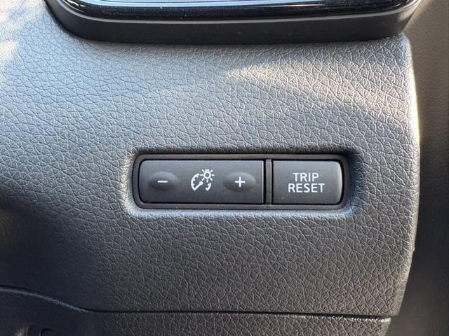 エクストレイル ２０Ｓ　ハイブリッド　禁煙車　純正ナビ　フルセグ　衝突軽減ブレーキ　レーンキープ　ＬＥＤヘッドライト　４ＷＤ　クリアランスソナー　ＣＤ再生可　フロントフォグランプ　社外１７インチアルミホイール　スマートキー　電動格納ミラー（50枚目）