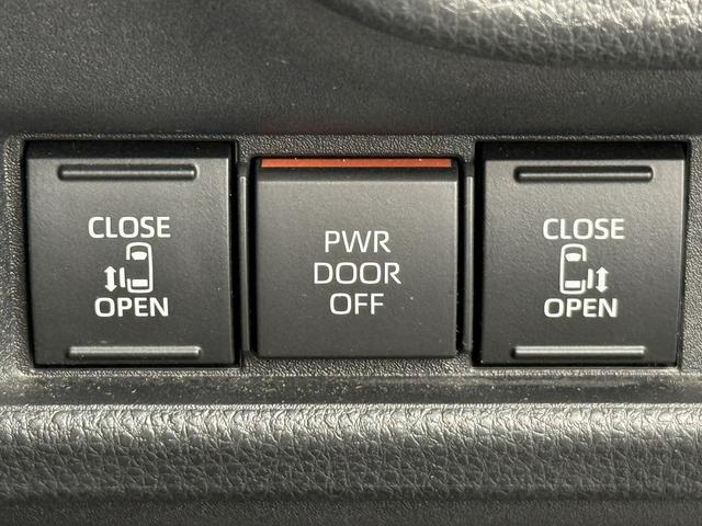 シエンタ ハイブリッドＧ　禁煙車　純正８インチナビ　バックカメラ　両側電動スライドドア　ブラインドスポットモニター　ビルドインＥＴＣ　アダプティブクルーズコントロール　衝突軽減ブレーキ　レーンキープ　リアトラフィックアラート（5枚目）