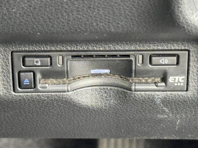 シエンタ ハイブリッドＧ　禁煙車　純正８インチナビ　バックカメラ　両側電動スライドドア　ブラインドスポットモニター　ビルドインＥＴＣ　アダプティブクルーズコントロール　衝突軽減ブレーキ　レーンキープ　リアトラフィックアラート（7枚目）