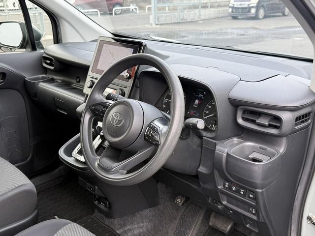 シエンタ ハイブリッドＧ　禁煙車　純正８インチナビ　バックカメラ　両側電動スライドドア　ブラインドスポットモニター　ビルドインＥＴＣ　アダプティブクルーズコントロール　衝突軽減ブレーキ　レーンキープ　リアトラフィックアラート（44枚目）