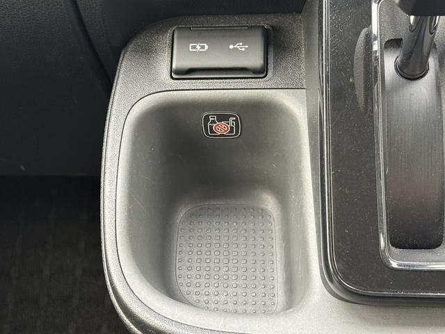 シエンタ ハイブリッドＧ　禁煙車　純正８インチナビ　バックカメラ　両側電動スライドドア　ブラインドスポットモニター　ビルドインＥＴＣ　アダプティブクルーズコントロール　衝突軽減ブレーキ　レーンキープ　リアトラフィックアラート（58枚目）