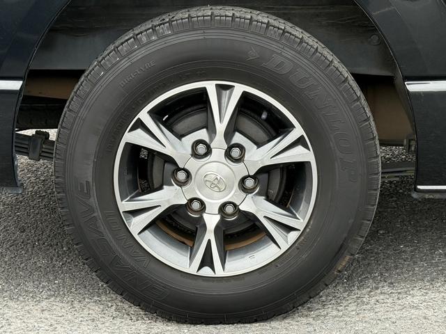 ハイエースワゴン ＧＬ　禁煙車　モデリスタエアロ　ＡＬＰＩＮＥフリップダウンモニター　バックカメラ　ナビ　フルセグ　ＤＶＤプレイヤー　Ｂｌｕｅｔｏｏｔｈ　ビルトインＥＴＣ　ＡＣ１００Ｖ電源　純正１５インチアルミホイール（32枚目）