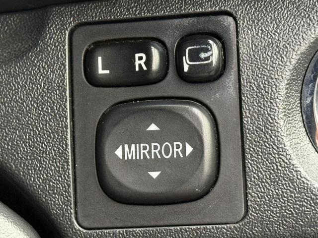 ハイエースワゴン ＧＬ　禁煙車　モデリスタエアロ　ＡＬＰＩＮＥフリップダウンモニター　バックカメラ　ナビ　フルセグ　ＤＶＤプレイヤー　Ｂｌｕｅｔｏｏｔｈ　ビルトインＥＴＣ　ＡＣ１００Ｖ電源　純正１５インチアルミホイール（47枚目）