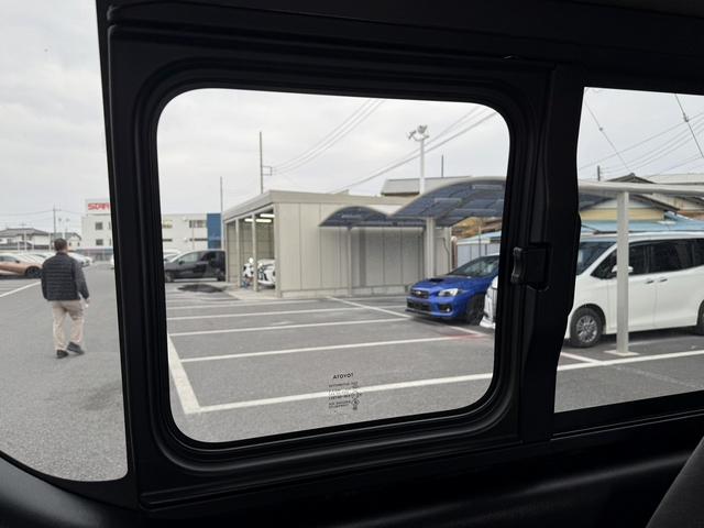 ハイエースワゴン ＧＬ　禁煙車　モデリスタエアロ　ＡＬＰＩＮＥフリップダウンモニター　バックカメラ　ナビ　フルセグ　ＤＶＤプレイヤー　Ｂｌｕｅｔｏｏｔｈ　ビルトインＥＴＣ　ＡＣ１００Ｖ電源　純正１５インチアルミホイール（61枚目）