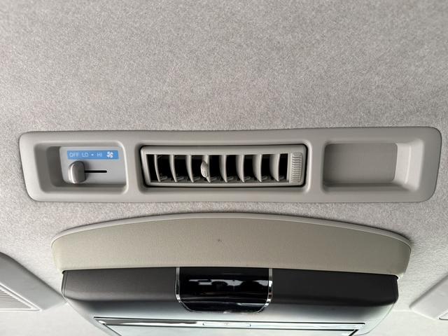 ハイエースワゴン ＧＬ　禁煙車　モデリスタエアロ　ＡＬＰＩＮＥフリップダウンモニター　バックカメラ　ナビ　フルセグ　ＤＶＤプレイヤー　Ｂｌｕｅｔｏｏｔｈ　ビルトインＥＴＣ　ＡＣ１００Ｖ電源　純正１５インチアルミホイール（64枚目）