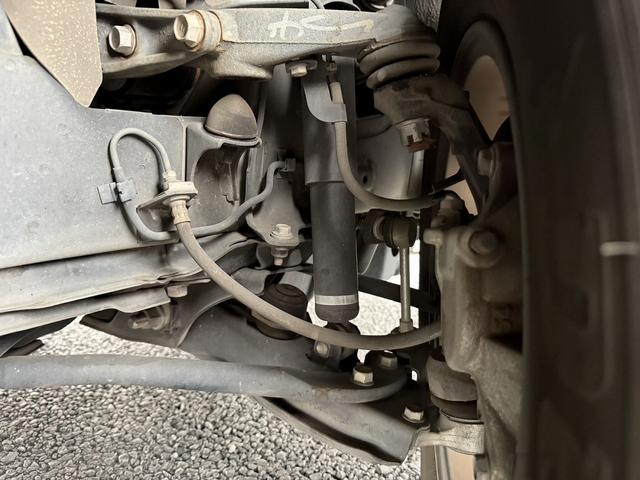 ハイエースワゴン ＧＬ　禁煙車　モデリスタエアロ　ＡＬＰＩＮＥフリップダウンモニター　バックカメラ　ナビ　フルセグ　ＤＶＤプレイヤー　Ｂｌｕｅｔｏｏｔｈ　ビルトインＥＴＣ　ＡＣ１００Ｖ電源　純正１５インチアルミホイール（68枚目）