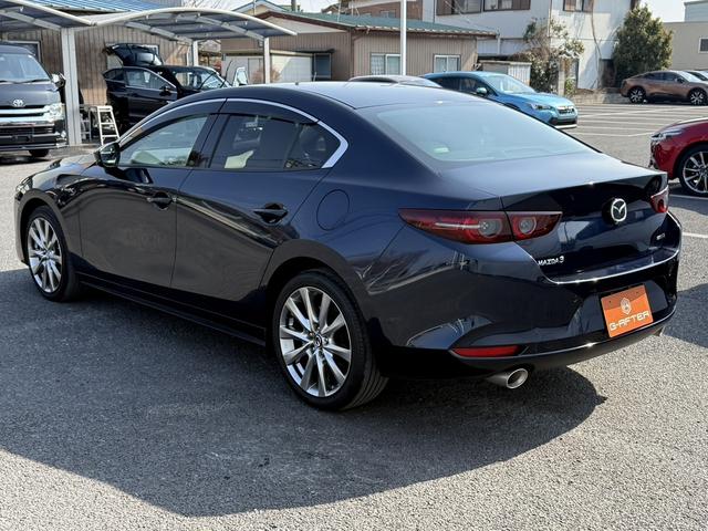 ＭＡＺＤＡ３セダン Ｘ　Ｌパッケージ　禁煙車　白革シート　純正１０．２５インチディスプレイ　３６０度セーフティパッケージ　フルセグ　シート・ステアリングヒーター　メモリ付パワーシート　アダプティブクルーズコントロール　クリアランスソナー（13枚目）