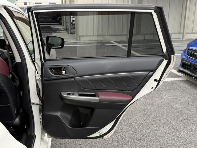 レヴォーグ １．６ＳＴＩスポーツアイサイト　禁煙車　サンルーフ　赤革シート　ＳＴＩエアロ　社外ナビ　フルセグ　サイドカメラ　アダクティブクルーズコントロール　　シートヒーター　シーポジションメモリー　アイサイトｖｅｒ．３　パドルシフト　ＥＴＣ（35枚目）