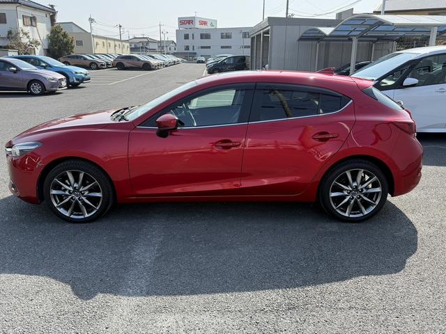 アクセラスポーツ ２２ＸＤ　Ｌパッケージ　６速ＭＴ　禁煙車　黒革シート　純正ナビ　パノラミックビューモニター　フルセグ　ＤＶＤプレイヤー　シート・ステアリングヒーター　パワーシート　アダプティブクルーズコントロール　パークアシスト（14枚目）