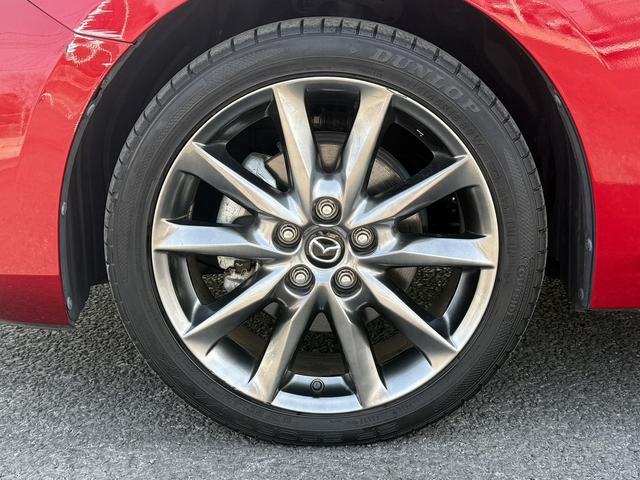 アクセラスポーツ ２２ＸＤ　Ｌパッケージ　６速ＭＴ　禁煙車　黒革シート　純正ナビ　パノラミックビューモニター　フルセグ　ＤＶＤプレイヤー　シート・ステアリングヒーター　パワーシート　アダプティブクルーズコントロール　パークアシスト（23枚目）