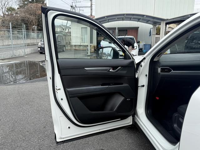 ＣＸ－５ ＸＤ　プロアクティブ　禁煙車　ＢＯＳＥ　サウンド　純正８インチナビ　フルセグ　３６０度カメラ　スマートブレーキサポート　アダプティブクルーズコントロール　電動リアゲート　シートヒーター　ＥＴＣ　Ｂｌｕｅｔｏｏｔｈ（37枚目）