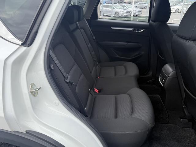 ＣＸ－５ ＸＤ　プロアクティブ　禁煙車　ＢＯＳＥ　サウンド　純正８インチナビ　フルセグ　３６０度カメラ　スマートブレーキサポート　アダプティブクルーズコントロール　電動リアゲート　シートヒーター　ＥＴＣ　Ｂｌｕｅｔｏｏｔｈ（40枚目）