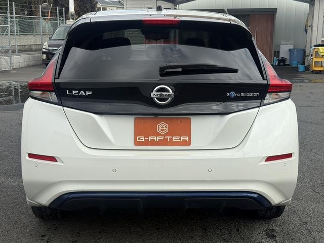 リーフ Ｘ　禁煙車　純正ナビ　プロパイロット　アラウンドビューモニター　衝突軽減ブレーキ　ステアリングヒーター　デジタルインナーミラー　ビルトインＥＴＣ　シートヒーター　ブラインドスポットモニター　ＬＥＤ（10枚目）