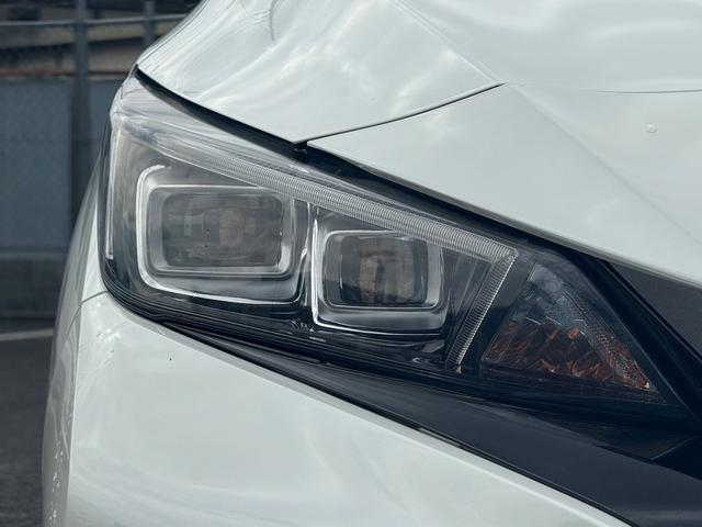 リーフ Ｘ　禁煙車　純正ナビ　プロパイロット　アラウンドビューモニター　衝突軽減ブレーキ　ステアリングヒーター　デジタルインナーミラー　ビルトインＥＴＣ　シートヒーター　ブラインドスポットモニター　ＬＥＤ（12枚目）