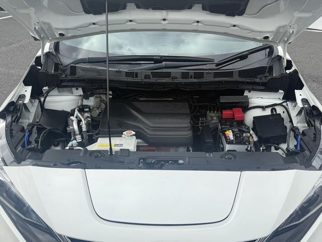 リーフ Ｘ　禁煙車　純正ナビ　プロパイロット　アラウンドビューモニター　衝突軽減ブレーキ　ステアリングヒーター　デジタルインナーミラー　ビルトインＥＴＣ　シートヒーター　ブラインドスポットモニター　ＬＥＤ（20枚目）