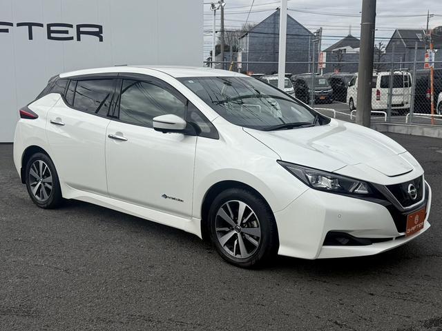 リーフ Ｘ　禁煙車　純正ナビ　プロパイロット　アラウンドビューモニター　衝突軽減ブレーキ　ステアリングヒーター　デジタルインナーミラー　ビルトインＥＴＣ　シートヒーター　ブラインドスポットモニター　ＬＥＤ（21枚目）