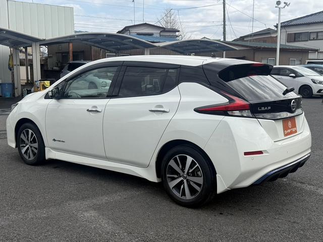 リーフ Ｘ　禁煙車　純正ナビ　プロパイロット　アラウンドビューモニター　衝突軽減ブレーキ　ステアリングヒーター　デジタルインナーミラー　ビルトインＥＴＣ　シートヒーター　ブラインドスポットモニター　ＬＥＤ（23枚目）