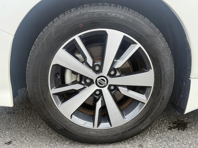 リーフ Ｘ　禁煙車　純正ナビ　プロパイロット　アラウンドビューモニター　衝突軽減ブレーキ　ステアリングヒーター　デジタルインナーミラー　ビルトインＥＴＣ　シートヒーター　ブラインドスポットモニター　ＬＥＤ（31枚目）