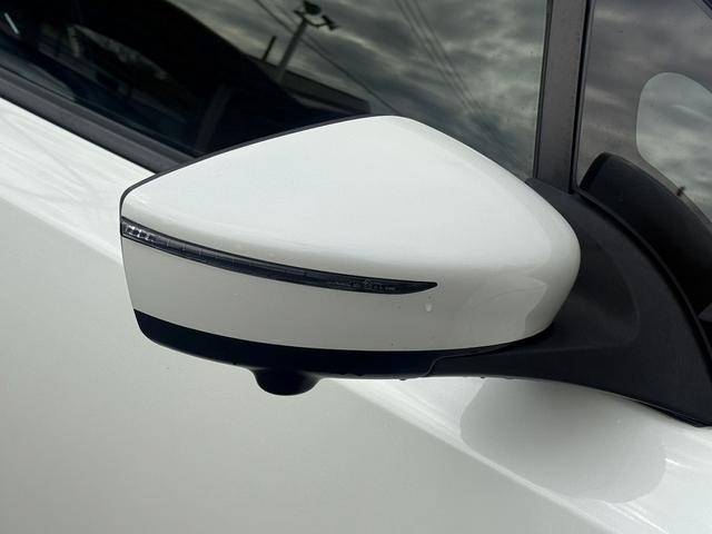 リーフ Ｘ　禁煙車　純正ナビ　プロパイロット　アラウンドビューモニター　衝突軽減ブレーキ　ステアリングヒーター　デジタルインナーミラー　ビルトインＥＴＣ　シートヒーター　ブラインドスポットモニター　ＬＥＤ（32枚目）