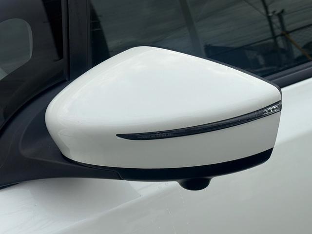 リーフ Ｘ　禁煙車　純正ナビ　プロパイロット　アラウンドビューモニター　衝突軽減ブレーキ　ステアリングヒーター　デジタルインナーミラー　ビルトインＥＴＣ　シートヒーター　ブラインドスポットモニター　ＬＥＤ（33枚目）