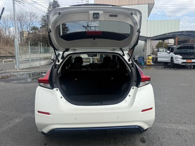 リーフ Ｘ　禁煙車　純正ナビ　プロパイロット　アラウンドビューモニター　衝突軽減ブレーキ　ステアリングヒーター　デジタルインナーミラー　ビルトインＥＴＣ　シートヒーター　ブラインドスポットモニター　ＬＥＤ（36枚目）