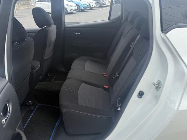 リーフ Ｘ　禁煙車　純正ナビ　プロパイロット　アラウンドビューモニター　衝突軽減ブレーキ　ステアリングヒーター　デジタルインナーミラー　ビルトインＥＴＣ　シートヒーター　ブラインドスポットモニター　ＬＥＤ（42枚目）