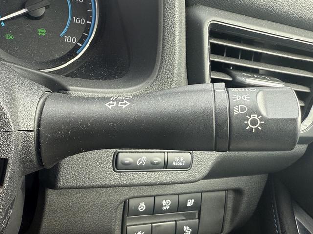 リーフ Ｘ　禁煙車　純正ナビ　プロパイロット　アラウンドビューモニター　衝突軽減ブレーキ　ステアリングヒーター　デジタルインナーミラー　ビルトインＥＴＣ　シートヒーター　ブラインドスポットモニター　ＬＥＤ（48枚目）