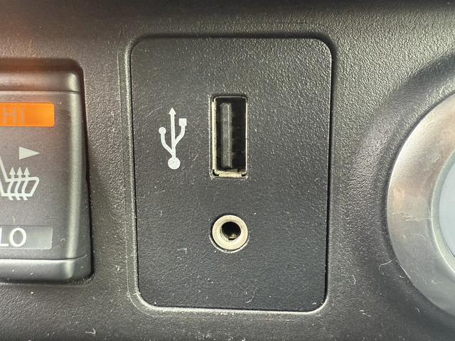 リーフ Ｘ　禁煙車　純正ナビ　プロパイロット　アラウンドビューモニター　衝突軽減ブレーキ　ステアリングヒーター　デジタルインナーミラー　ビルトインＥＴＣ　シートヒーター　ブラインドスポットモニター　ＬＥＤ（57枚目）