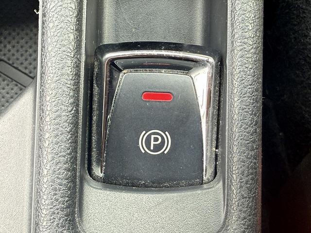 リーフ Ｘ　禁煙車　純正ナビ　プロパイロット　アラウンドビューモニター　衝突軽減ブレーキ　ステアリングヒーター　デジタルインナーミラー　ビルトインＥＴＣ　シートヒーター　ブラインドスポットモニター　ＬＥＤ（59枚目）