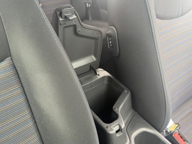 リーフ Ｘ　禁煙車　純正ナビ　プロパイロット　アラウンドビューモニター　衝突軽減ブレーキ　ステアリングヒーター　デジタルインナーミラー　ビルトインＥＴＣ　シートヒーター　ブラインドスポットモニター　ＬＥＤ（62枚目）