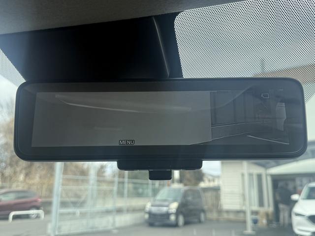 リーフ Ｘ　禁煙車　純正ナビ　プロパイロット　アラウンドビューモニター　衝突軽減ブレーキ　ステアリングヒーター　デジタルインナーミラー　ビルトインＥＴＣ　シートヒーター　ブラインドスポットモニター　ＬＥＤ（65枚目）