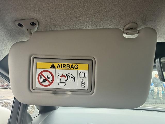 リーフ Ｘ　禁煙車　純正ナビ　プロパイロット　アラウンドビューモニター　衝突軽減ブレーキ　ステアリングヒーター　デジタルインナーミラー　ビルトインＥＴＣ　シートヒーター　ブラインドスポットモニター　ＬＥＤ（68枚目）