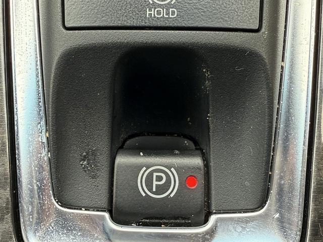 クラウンハイブリッド ＲＳアドバンス　禁煙車　純正８インチナビ　地デジ　アラウンドビューモニター　トヨタセーフティセンス　アダプティブクルーズコントロール　黒革シート　ブラインドスポットモニター　ＥＴＣ２．０　シートヒーター（6枚目）