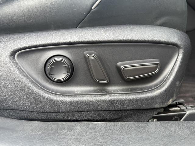 クラウンハイブリッド ＲＳアドバンス　禁煙車　純正８インチナビ　地デジ　アラウンドビューモニター　トヨタセーフティセンス　アダプティブクルーズコントロール　黒革シート　ブラインドスポットモニター　ＥＴＣ２．０　シートヒーター（7枚目）