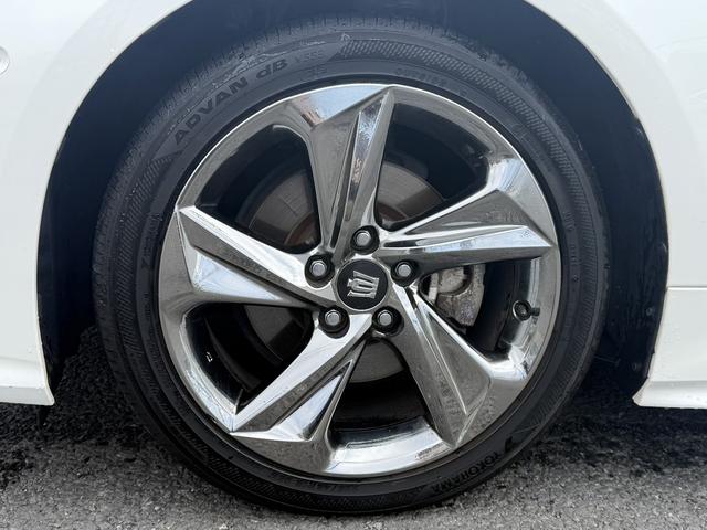 クラウンハイブリッド ＲＳアドバンス　禁煙車　純正８インチナビ　地デジ　アラウンドビューモニター　トヨタセーフティセンス　アダプティブクルーズコントロール　黒革シート　ブラインドスポットモニター　ＥＴＣ２．０　シートヒーター（25枚目）