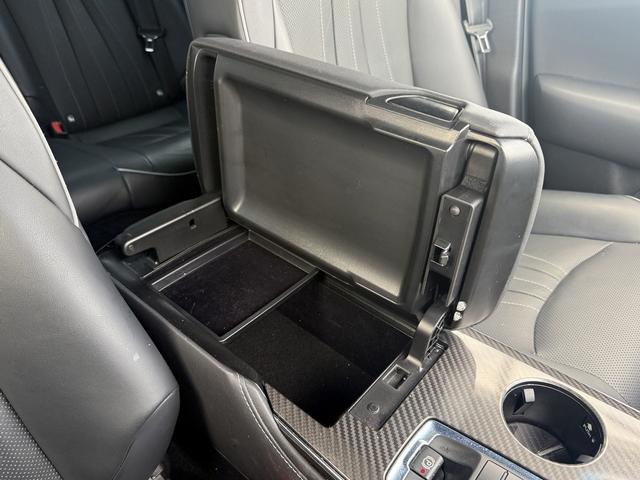 クラウンハイブリッド ＲＳアドバンス　禁煙車　純正８インチナビ　地デジ　アラウンドビューモニター　トヨタセーフティセンス　アダプティブクルーズコントロール　黒革シート　ブラインドスポットモニター　ＥＴＣ２．０　シートヒーター（62枚目）