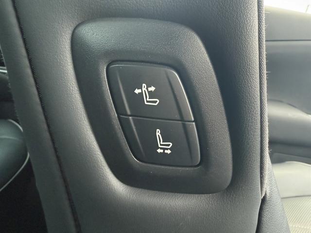 クラウンハイブリッド ＲＳアドバンス　禁煙車　純正８インチナビ　地デジ　アラウンドビューモニター　トヨタセーフティセンス　アダプティブクルーズコントロール　黒革シート　ブラインドスポットモニター　ＥＴＣ２．０　シートヒーター（63枚目）