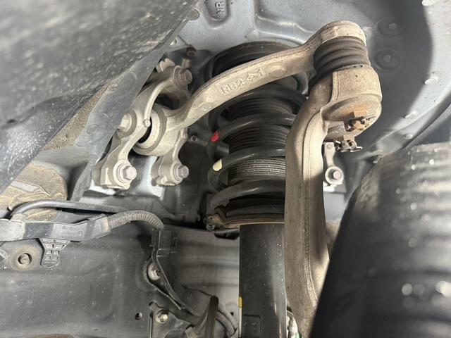 クラウンハイブリッド ＲＳアドバンス　禁煙車　純正８インチナビ　地デジ　アラウンドビューモニター　トヨタセーフティセンス　アダプティブクルーズコントロール　黒革シート　ブラインドスポットモニター　ＥＴＣ２．０　シートヒーター（69枚目）