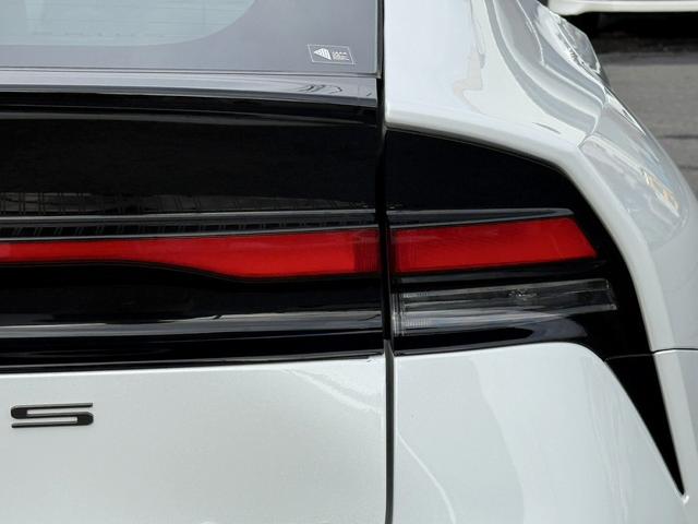 プリウス Ｚ　禁煙車　スマートリアビューモニター　純正１２．３インチコネクトナビ　黒革シート　フルセグ　アラウンドビューモニター　トヨタセーフティセンス　アダクティブクルーズコントロール　　ＥＴＣ２．０（13枚目）