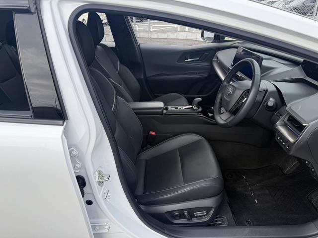 プリウス Ｚ　禁煙車　スマートリアビューモニター　純正１２．３インチコネクトナビ　黒革シート　フルセグ　アラウンドビューモニター　トヨタセーフティセンス　アダクティブクルーズコントロール　　ＥＴＣ２．０（42枚目）