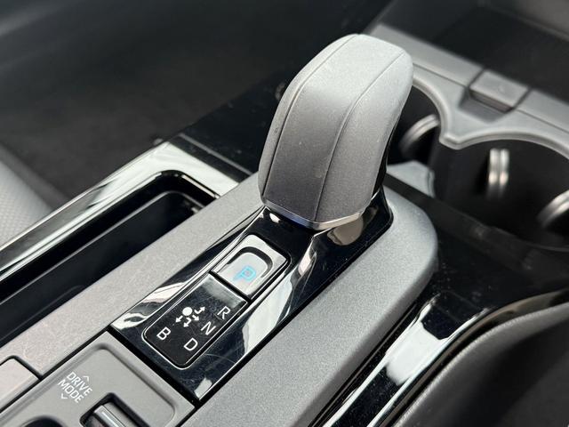 プリウス Ｚ　禁煙車　スマートリアビューモニター　純正１２．３インチコネクトナビ　黒革シート　フルセグ　アラウンドビューモニター　トヨタセーフティセンス　アダクティブクルーズコントロール　　ＥＴＣ２．０（64枚目）