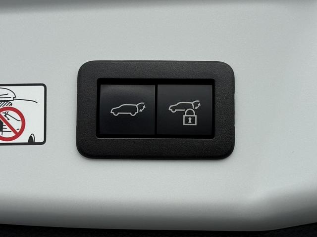 プリウス Ｚ　禁煙車　スマートリアビューモニター　純正１２．３インチコネクトナビ　黒革シート　フルセグ　アラウンドビューモニター　トヨタセーフティセンス　アダクティブクルーズコントロール　　ＥＴＣ２．０（69枚目）