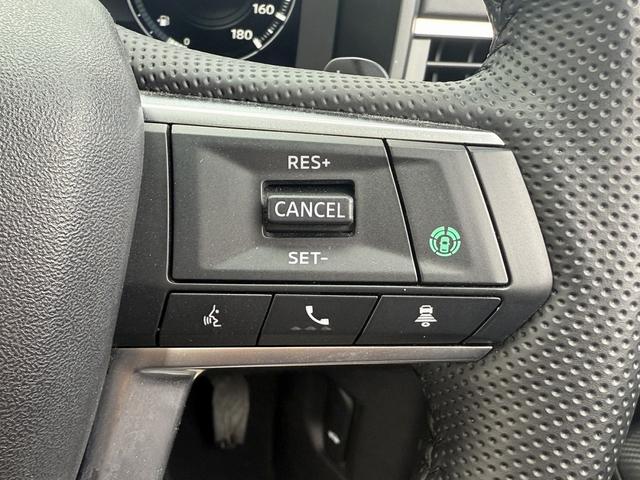 アウトランダーPHEV G 禁煙車 BOSEサウンド 純正12.3インチHDディスプレイ 黒革シート フルセグ パノラミックビューモニター 衝突軽減ブレーキ マイパイロット シートヒーター ブラインドスポットモニター ETC(5枚目)