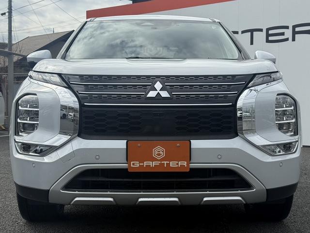 アウトランダーPHEV G 禁煙車 BOSEサウンド 純正12.3インチHDディスプレイ 黒革シート フルセグ パノラミックビューモニター 衝突軽減ブレーキ マイパイロット シートヒーター ブラインドスポットモニター ETC(7枚目)