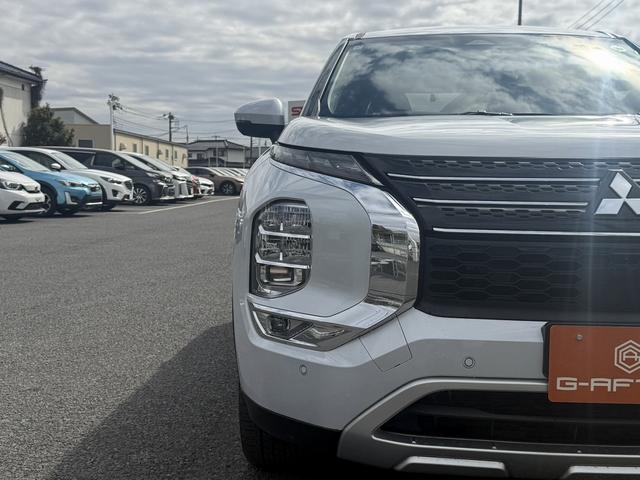 アウトランダーPHEV G 禁煙車 BOSEサウンド 純正12.3インチHDディスプレイ 黒革シート フルセグ パノラミックビューモニター 衝突軽減ブレーキ マイパイロット シートヒーター ブラインドスポットモニター ETC(17枚目)