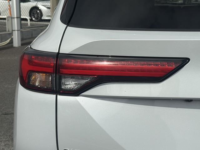 アウトランダーPHEV G 禁煙車 BOSEサウンド 純正12.3インチHDディスプレイ 黒革シート フルセグ パノラミックビューモニター 衝突軽減ブレーキ マイパイロット シートヒーター ブラインドスポットモニター ETC(20枚目)