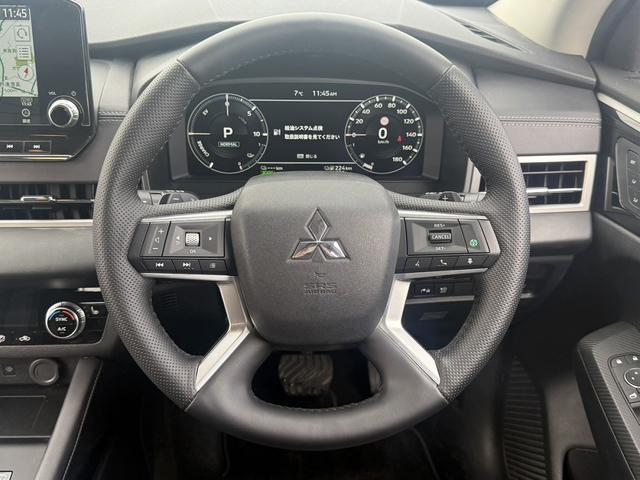 アウトランダーPHEV G 禁煙車 BOSEサウンド 純正12.3インチHDディスプレイ 黒革シート フルセグ パノラミックビューモニター 衝突軽減ブレーキ マイパイロット シートヒーター ブラインドスポットモニター ETC(46枚目)