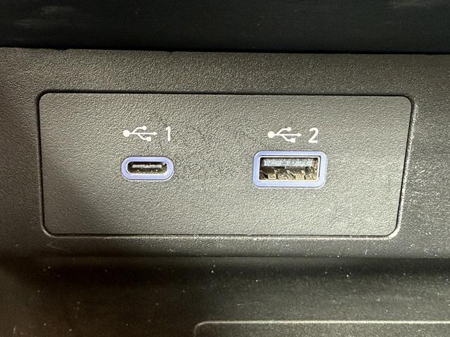 アウトランダーPHEV G 禁煙車 BOSEサウンド 純正12.3インチHDディスプレイ 黒革シート フルセグ パノラミックビューモニター 衝突軽減ブレーキ マイパイロット シートヒーター ブラインドスポットモニター ETC(61枚目)